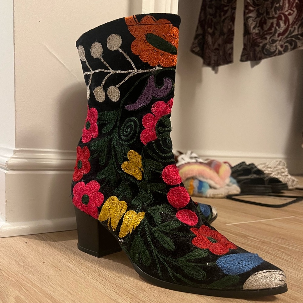 Embroidered Boots - image 3